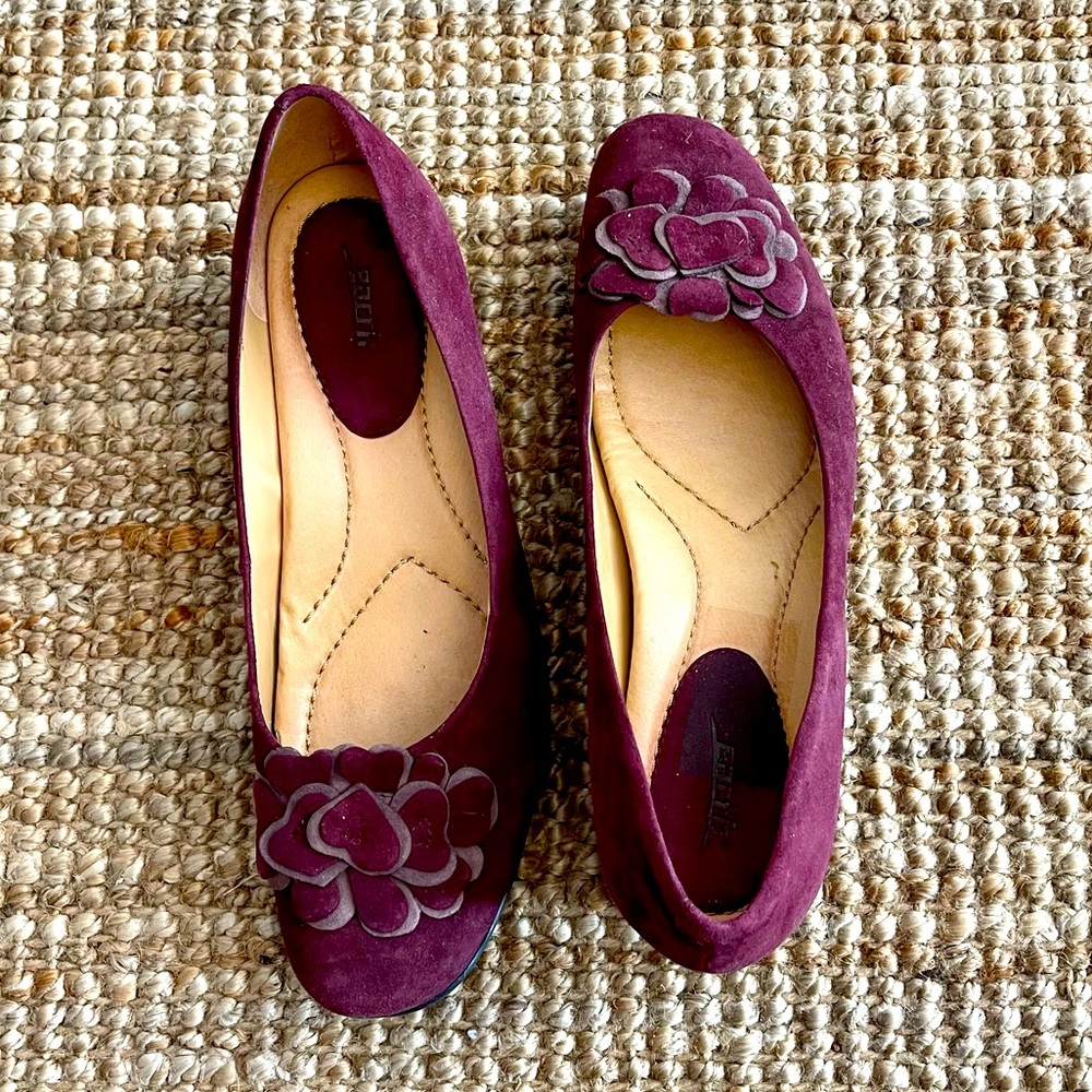 Beautiful burgundy suede flats sz12, cushioned soles, comfortable, like new.